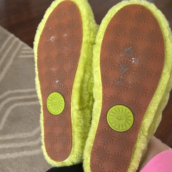 Women’s slippers - Picture 3 of 4
